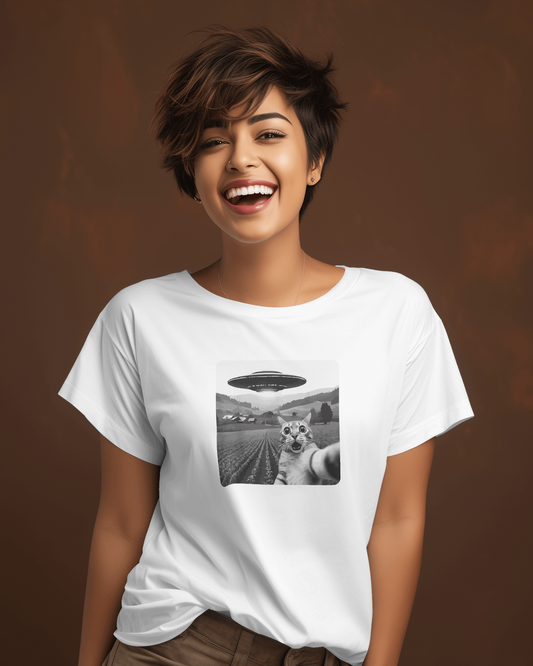 UFO Cat Selfie | T-shirt for Women