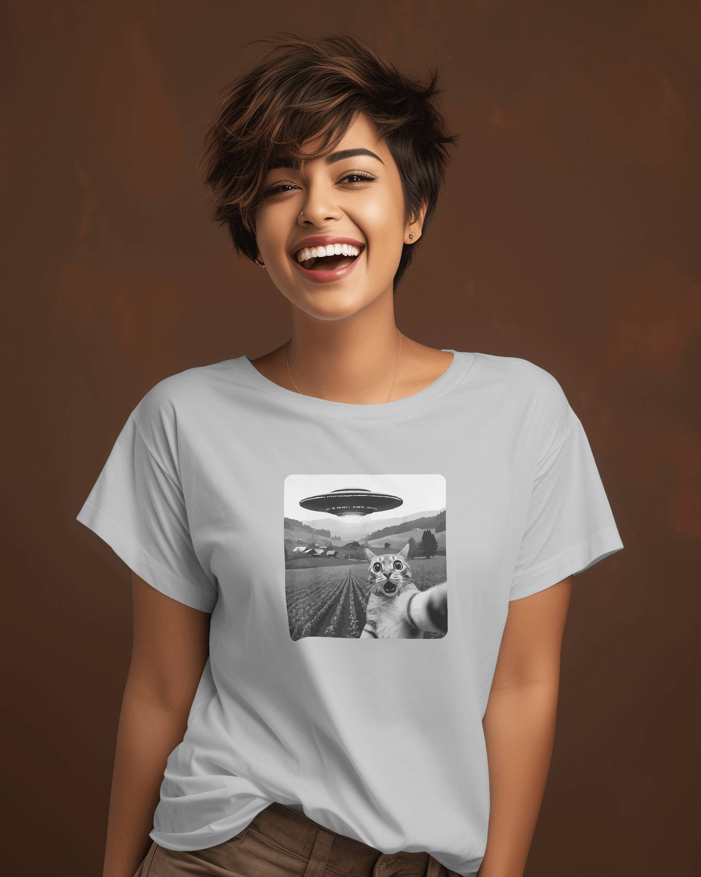 UFO Cat Selfie | T-shirt for Women
