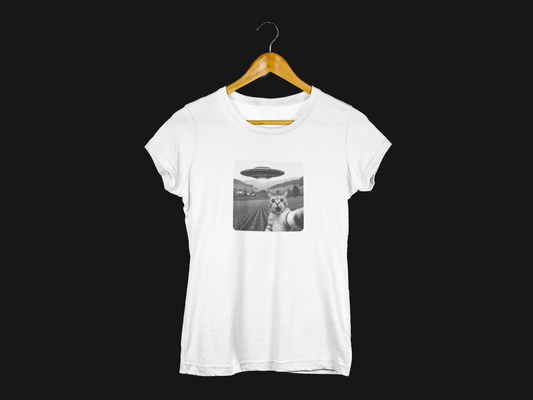 UFO Cat Selfie | T-shirt for Women